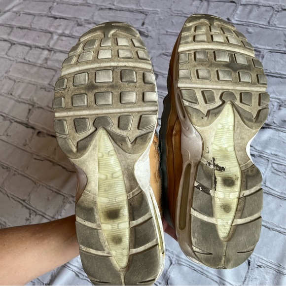 Nike Air Max 2017 Womens 10 Running Shoes Sneakers AH8697-002 - Picture 3 of 16